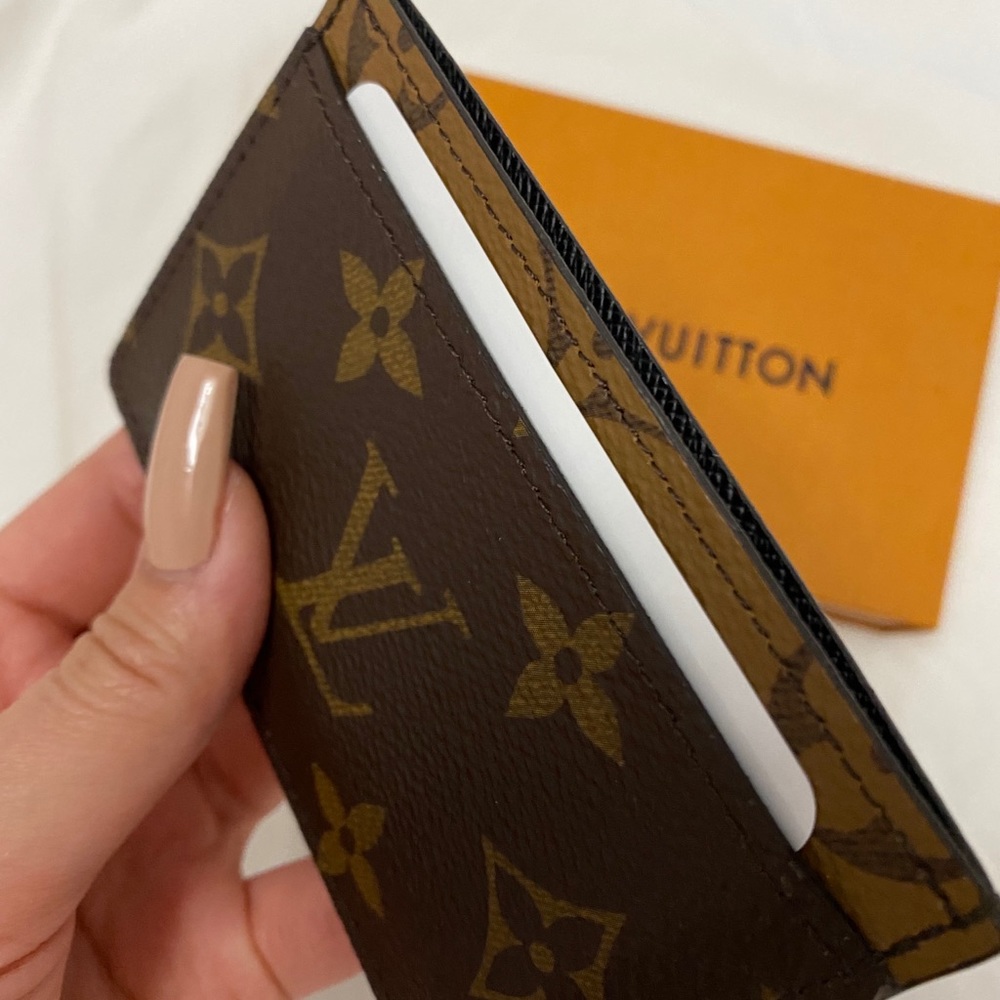 ❌SOLD❌LV Reverse Monogram Card Holder - Picture 6 of 9